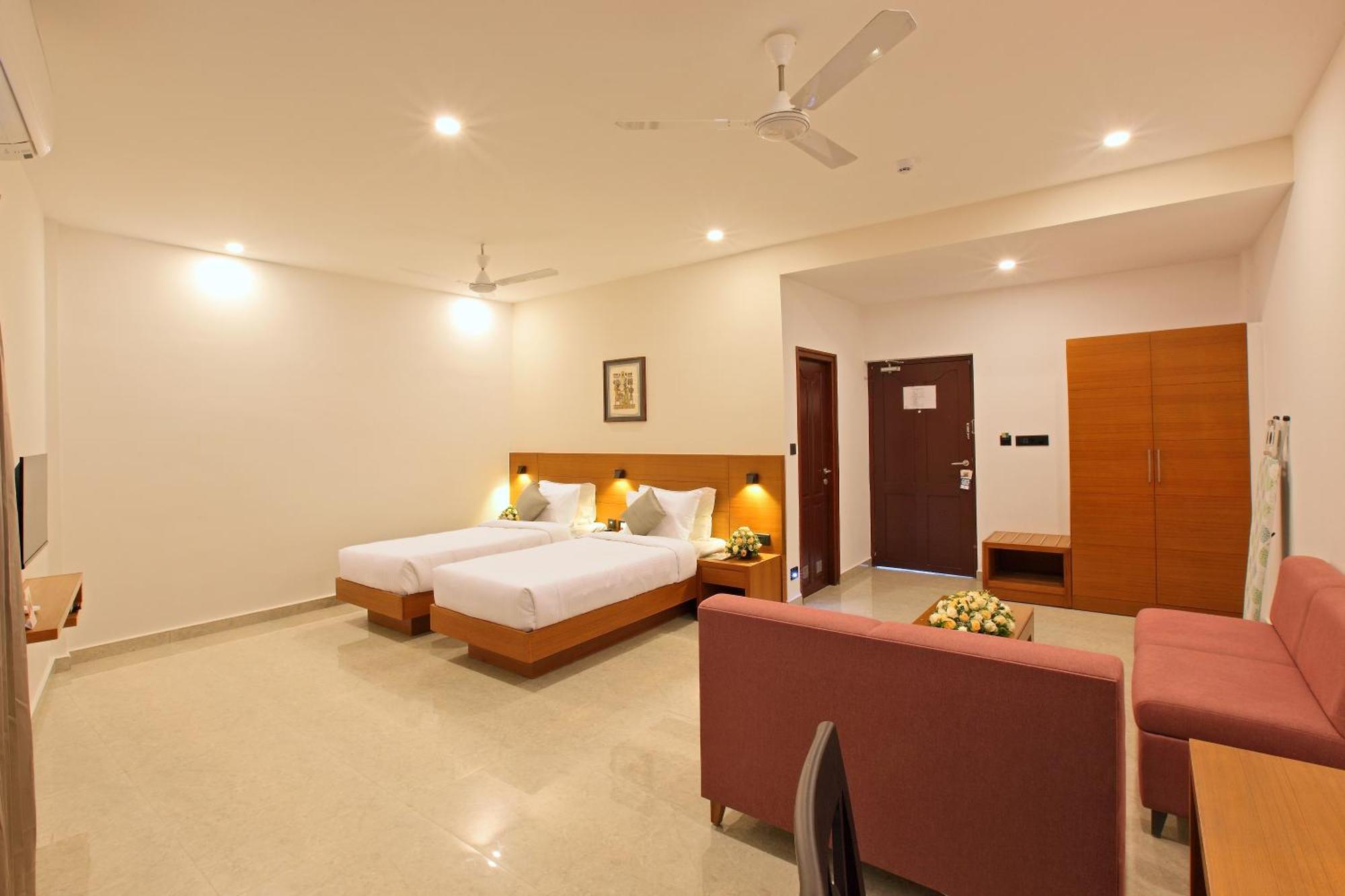 Hotel Prince Kaladi Exterior photo